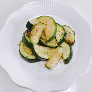 夏野菜を味わうレシピ♪ズッキーニのハーブソテー